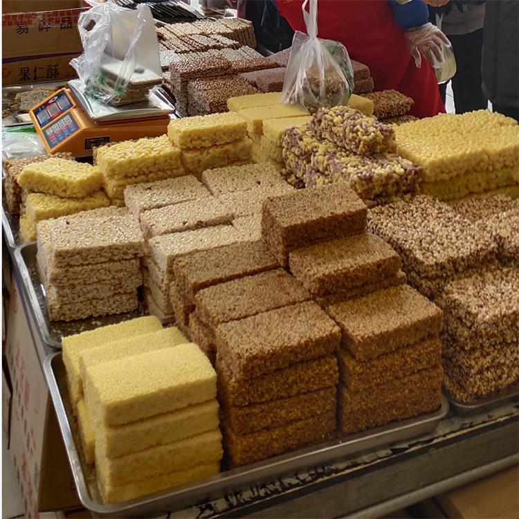 地摊食品 展销会暴利产品 早市夜市摆摊 路边摊零食_266b398a.jpg